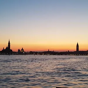 https://appartamento-angelo-emo.hotelinveneto.com